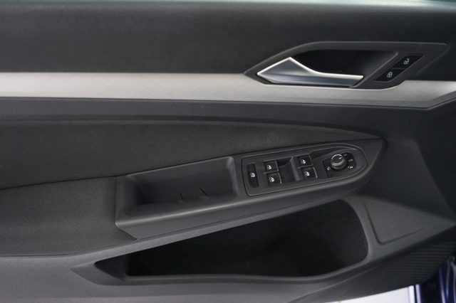 VOLKSWAGEN Golf usata, con Sensori di parcheggio anteriori