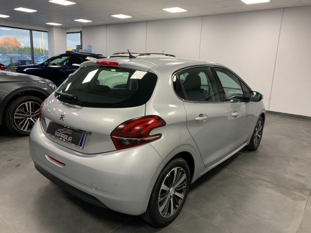 PEUGEOT 208 usata, con Specchietti laterali elettrici