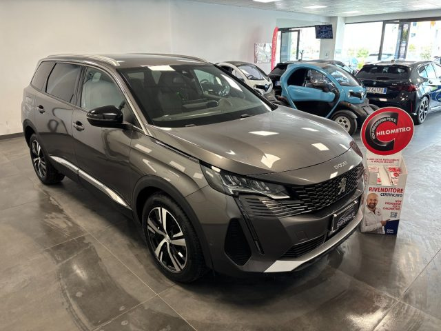 PEUGEOT 5008 usata, con Sensori di parcheggio anteriori