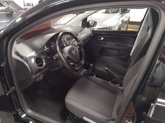 VOLKSWAGEN up! usata, con Sistema di navigazione