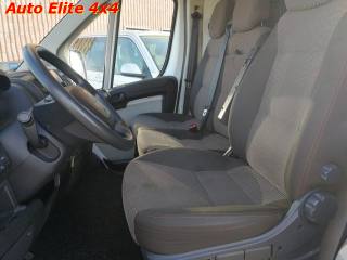 PEUGEOT Boxer usata, con USB