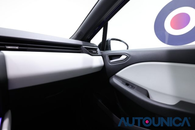 RENAULT Clio usata, con Sensori di parcheggio posteriori