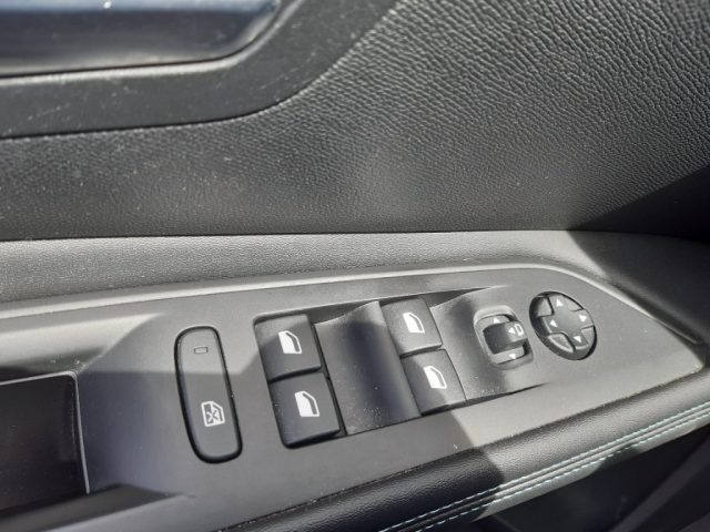 PEUGEOT 3008 usata, con Touch screen