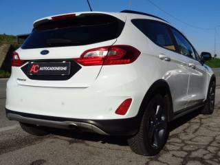 FORD Fiesta usata, con Autoradio