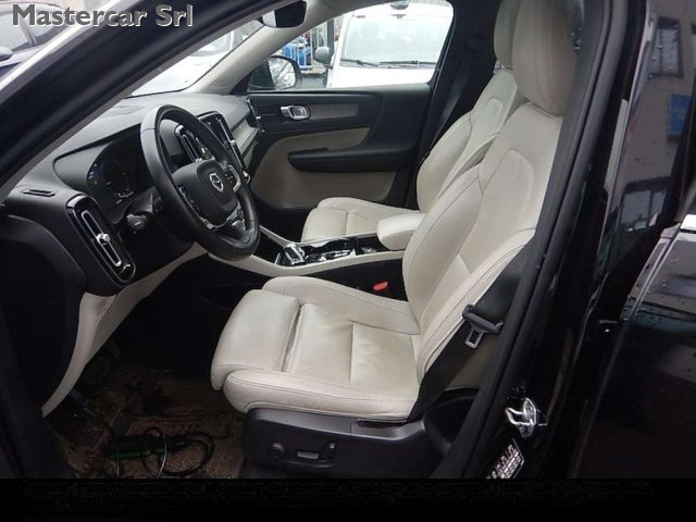 VOLVO XC40 usata, con Autoradio
