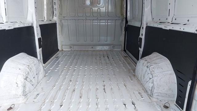 PEUGEOT Boxer usata, con USB