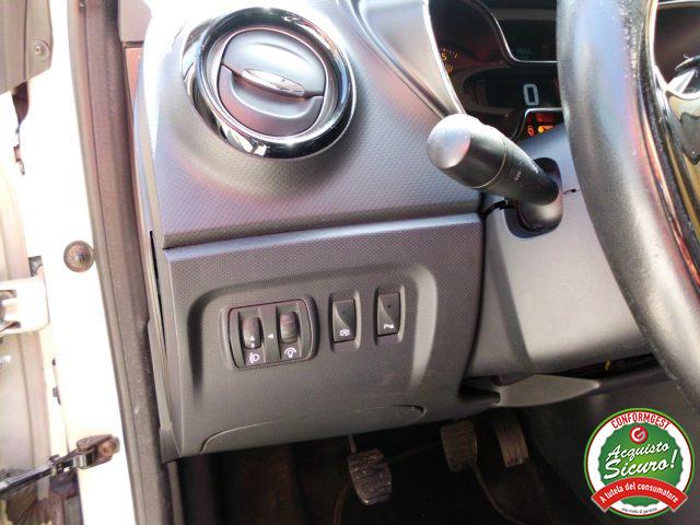 RENAULT Captur usata, con Lettore CD