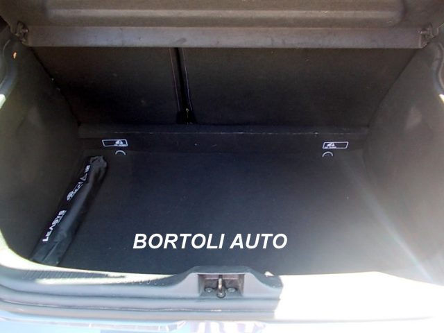 RENAULT Clio usata, con Chiusura centralizzata