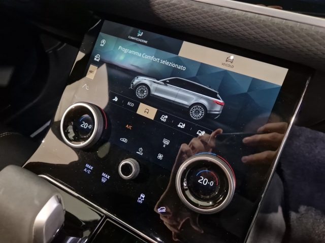 LAND ROVER Range Rover Velar usata, con Sistema di navigazione