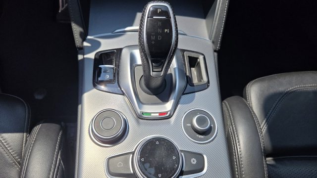 ALFA ROMEO Stelvio usata, con Portellone posteriore elettrico