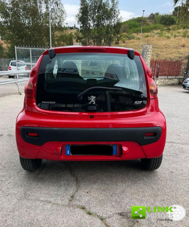 PEUGEOT 107 usata, con Autoradio