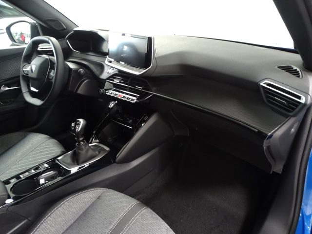 PEUGEOT 2008 usata, con Sedile posteriore sdoppiato