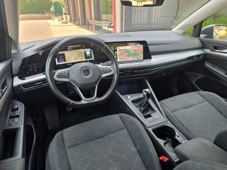 VOLKSWAGEN Golf usata, con USB