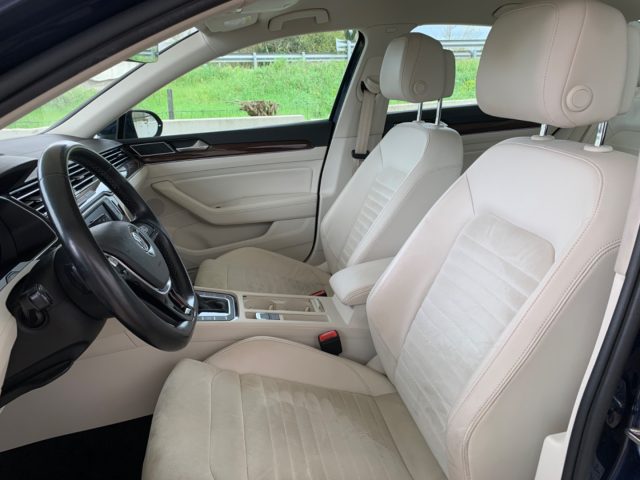 VOLKSWAGEN Passat usata, con Controllo automatico clima
