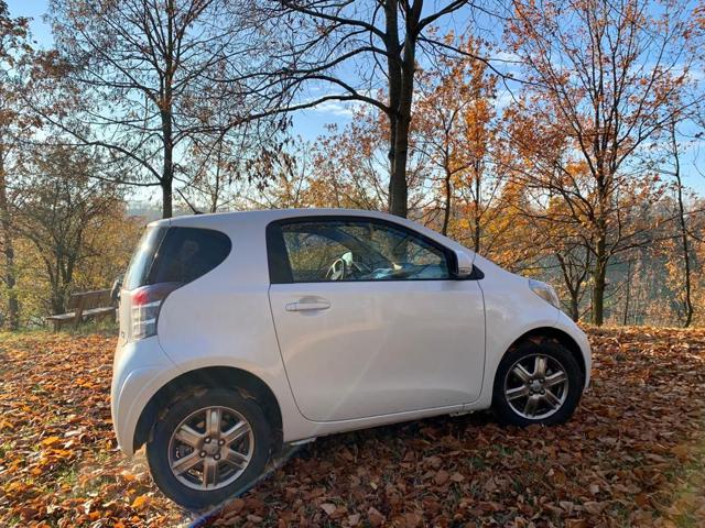 TOYOTA iQ usata, con Airbag laterali