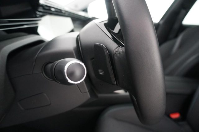 PEUGEOT 408 usata, con Touch screen