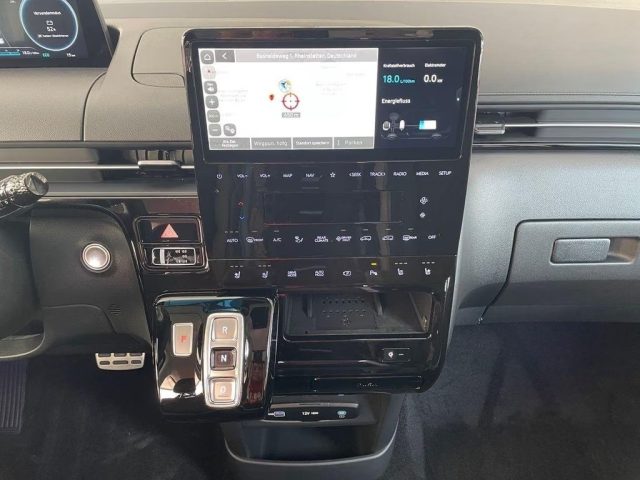 HYUNDAI Staria usata, con ESP