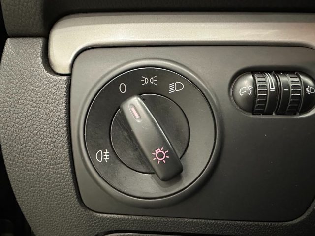 VOLKSWAGEN Golf usata, con Isofix