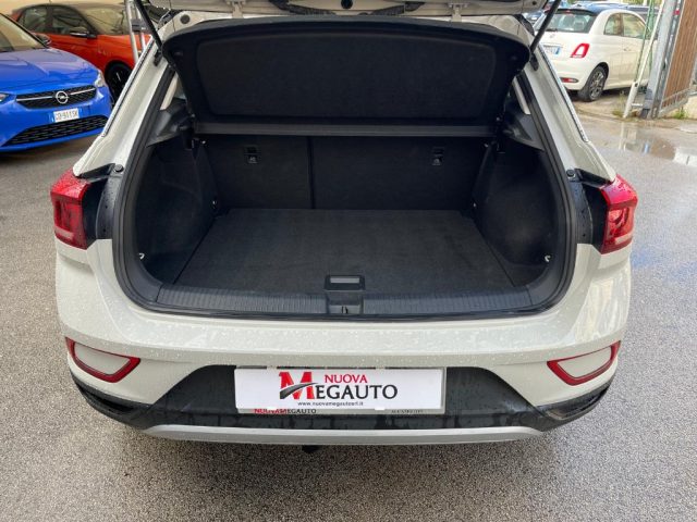 VOLKSWAGEN T-Roc usata, con Sensori di parcheggio posteriori