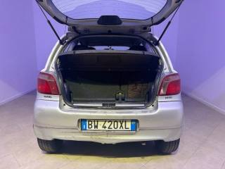 TOYOTA Yaris usata 10