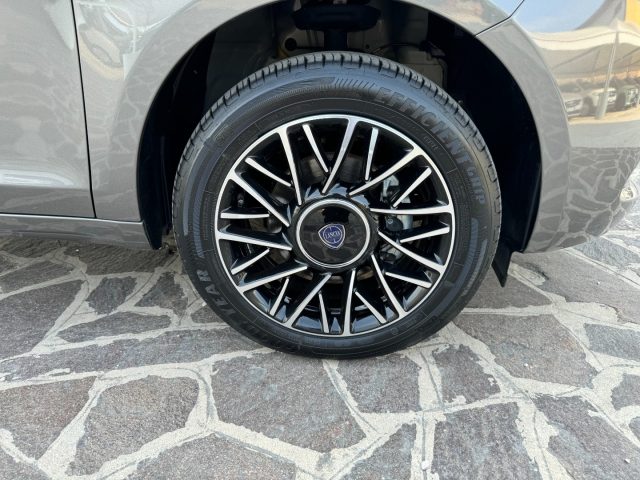 LANCIA Ypsilon usata, con ESP