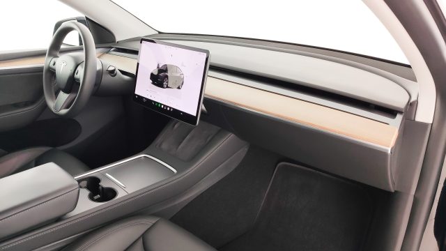 TESLA Model Y usata, con Chiusura centralizzata senza chiave