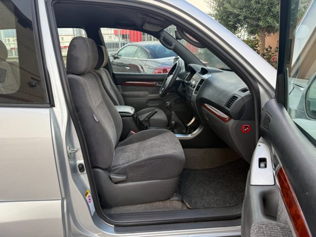 TOYOTA Land Cruiser usata, con MP3