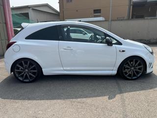 OPEL Corsa usata, con Airbag laterali