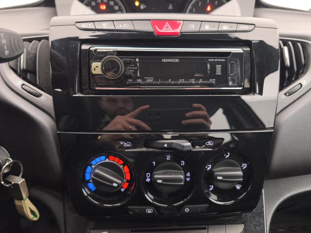 LANCIA Ypsilon usata, con Servosterzo