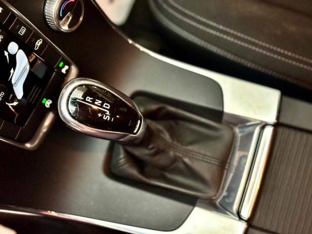 VOLVO V60 usata, con Park Distance Control