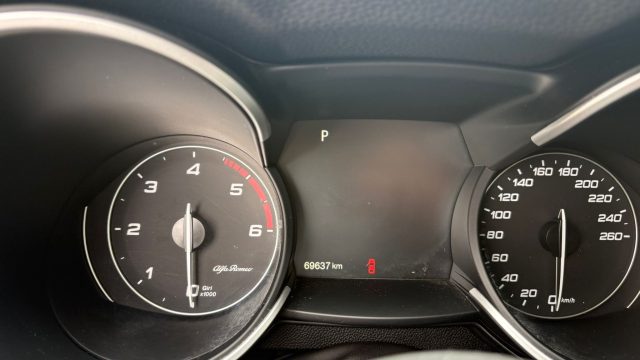 ALFA ROMEO Stelvio usata, con Fari Xenon