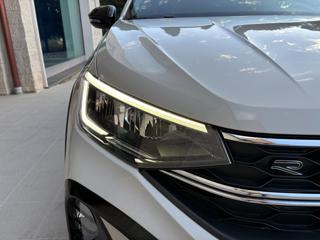 VOLKSWAGEN Taigo usata, con Luci diurne