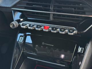 PEUGEOT 2008 usata, con Interni in pelle