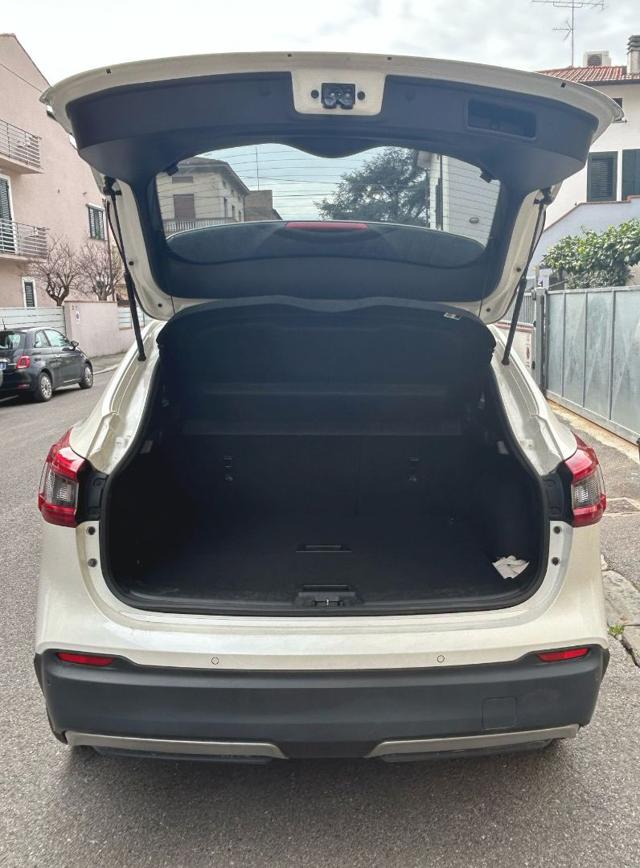 NISSAN Qashqai usata, con Monitoraggio pressione pneumatici