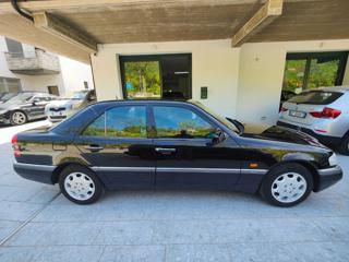MERCEDES-BENZ C 180 usata, con Volante in pelle