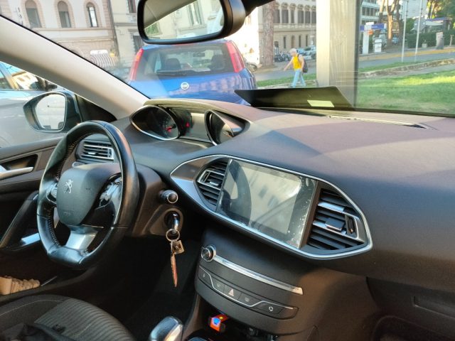 PEUGEOT 308 usata, con Sistema di navigazione