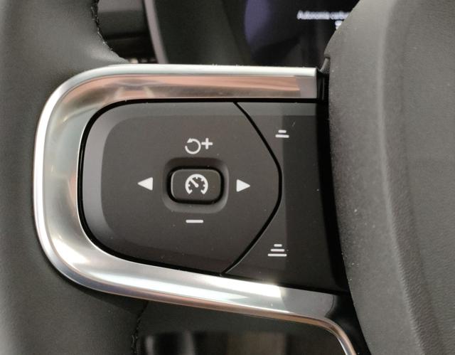 VOLVO XC40 usata, con Tettuccio apribile