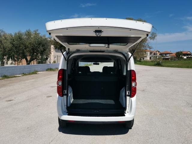 OPEL Combo usata, con Sedile posteriore sdoppiato