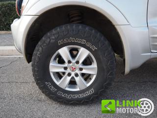 MITSUBISHI Pajero usata 16