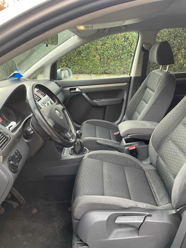 VOLKSWAGEN Touran usata, con Controllo trazione