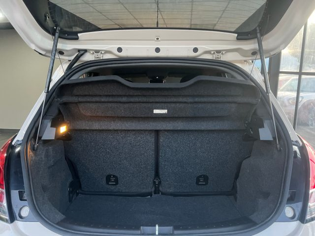 LANCIA Ypsilon usata, con USB