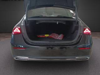MERCEDES-BENZ E 220 usata, con Volante in pelle