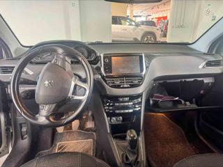 PEUGEOT 208 usata, con Autoradio