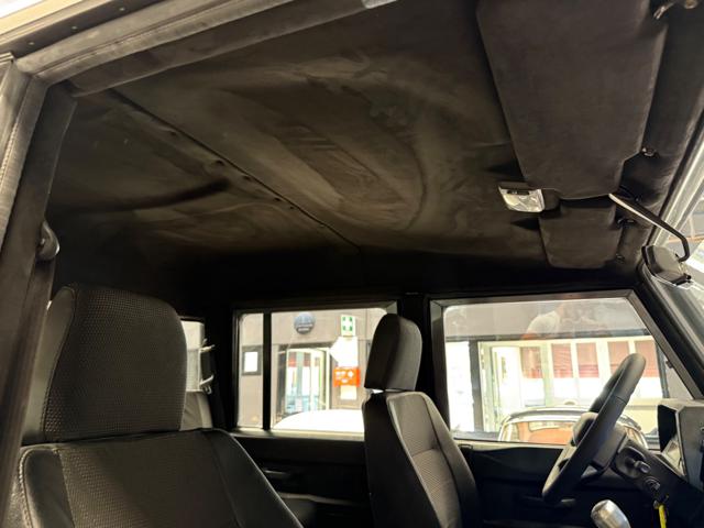 LAND ROVER Defender usata 24