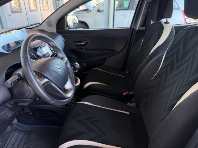 LANCIA Ypsilon usata, con ESP
