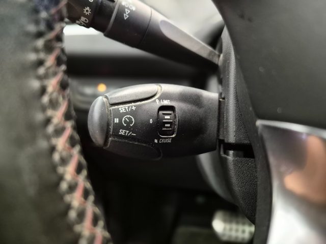 PEUGEOT 208 usata, con Sistema di navigazione