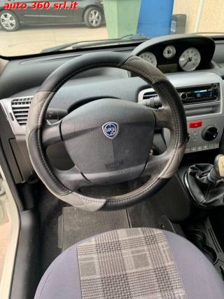 LANCIA Ypsilon usata, con MP3