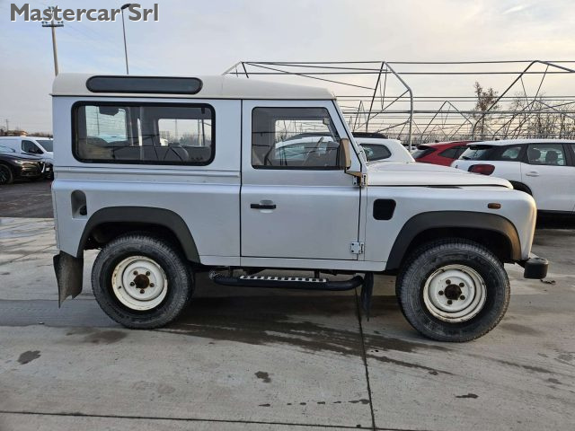 LAND ROVER Defender usata, con Servosterzo