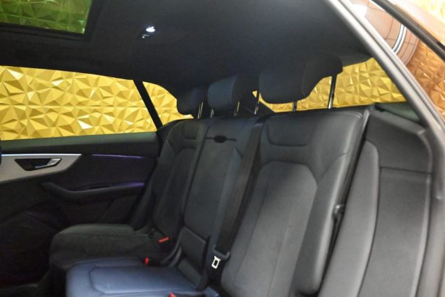 AUDI Q8 usata 32