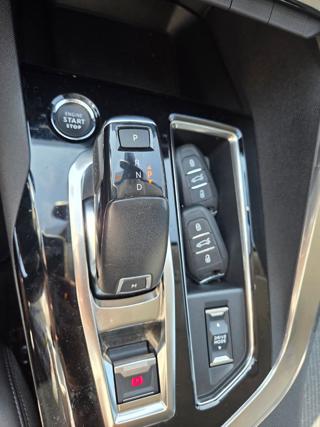 PEUGEOT 3008 usata, con Sistema di navigazione
